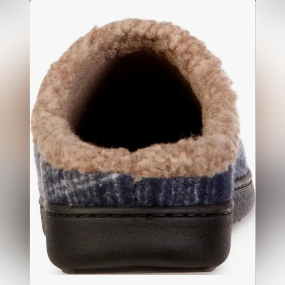 Isotoner Signature Slippers Navy Blue Plaid NWT - Picture 3 of 6